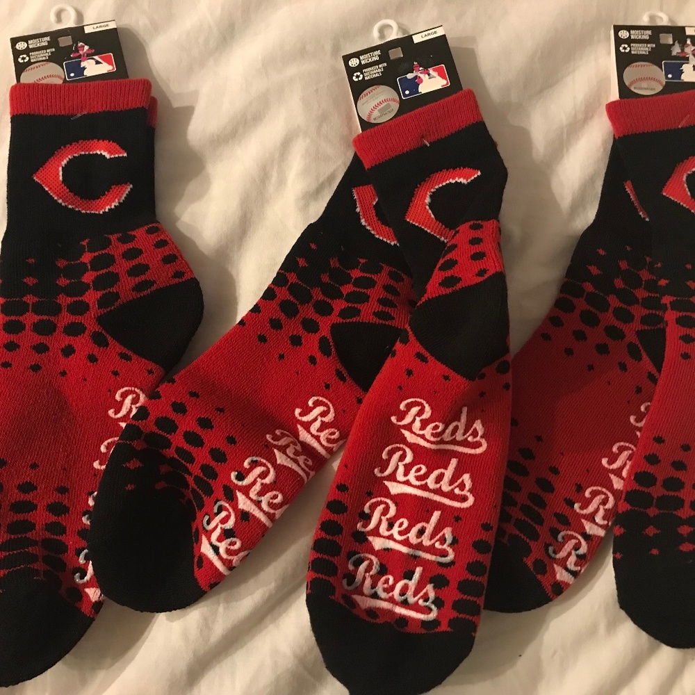 lot 5 pair chicago reds baseball gripper socks - Picture 2 of 7